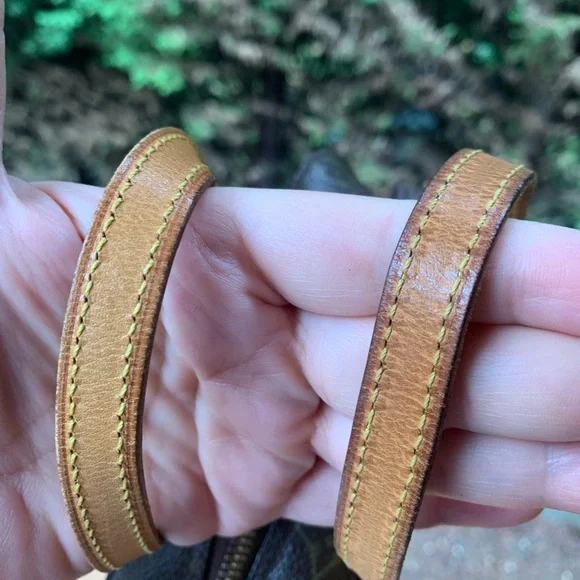 Louis Vuitton Monogram Spontini Bag - Picture 10 of 16